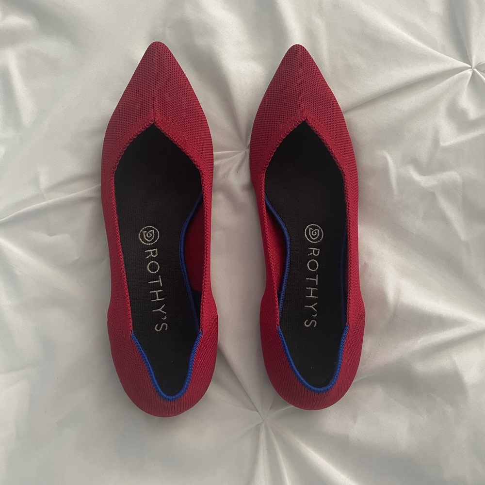 Rothy’s “The Point” size 9.5 in chili red.